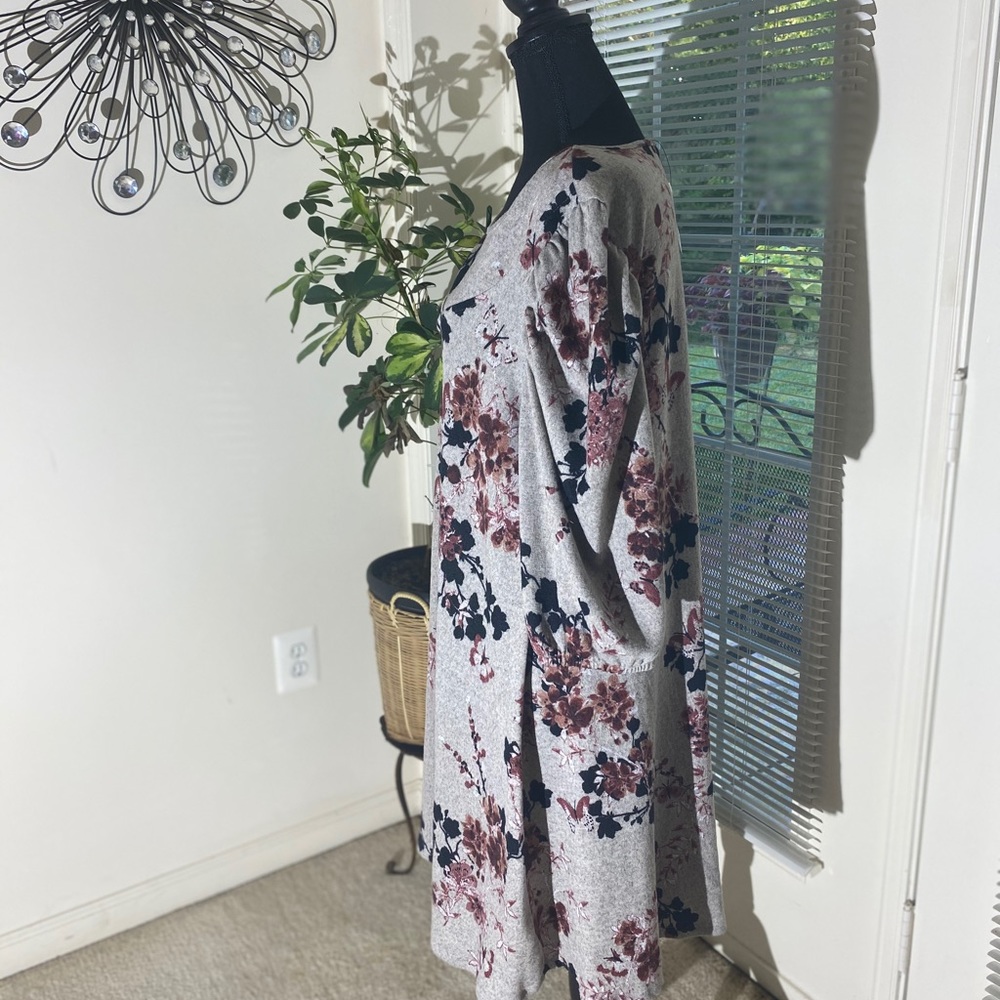 Dress - Picture 3 of 9
